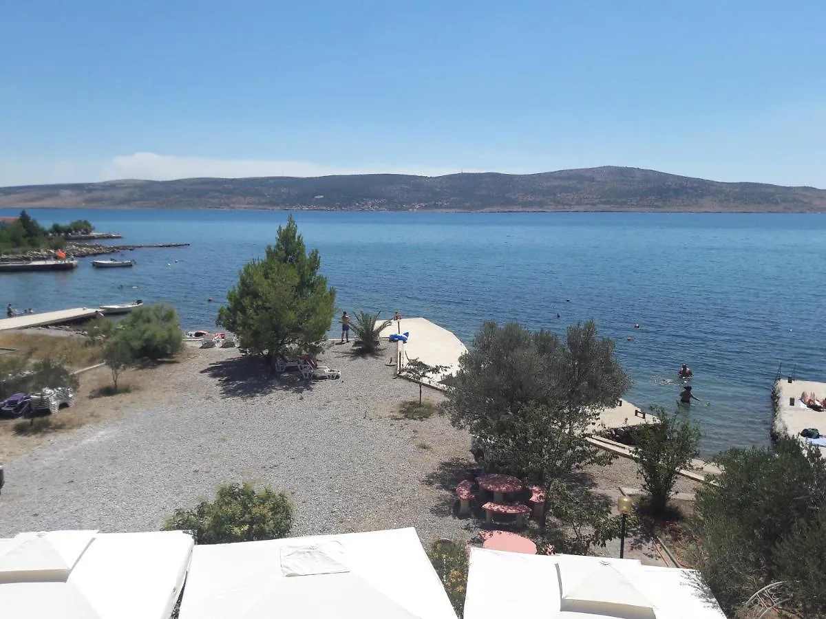 Apartments And Bb Marko Starigrad Paklenica Bed & Breakfast