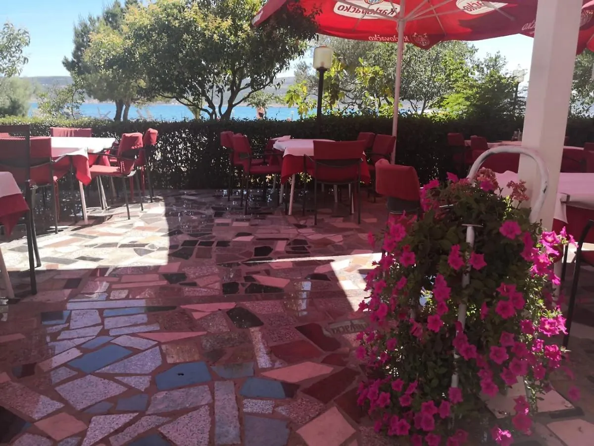 Bed & Breakfast Apartments And Bb Marko Starigrad Paklenica Croazia