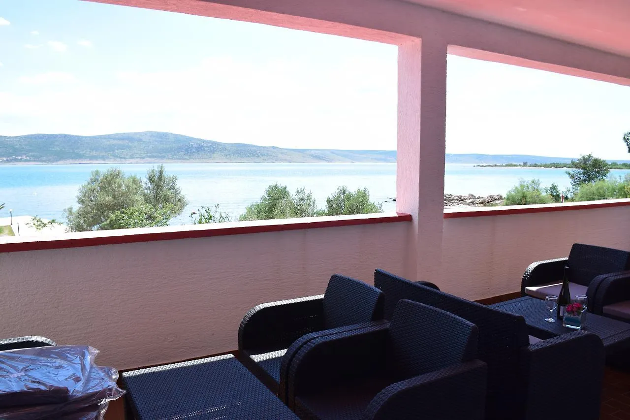 Apartments And Bb Marko Starigrad Paklenica Bed & Breakfast