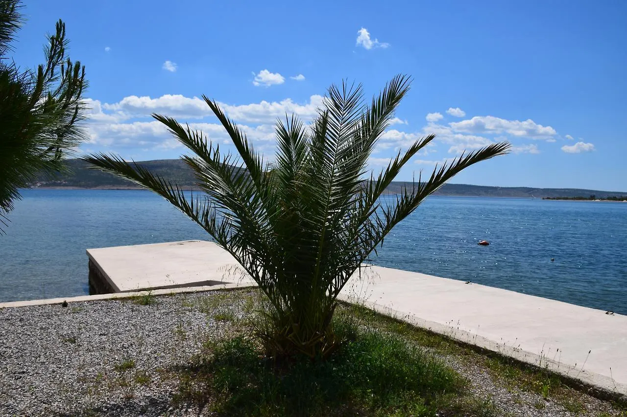 Apartments And Bb Marko Starigrad Paklenica 0*,  Croazia